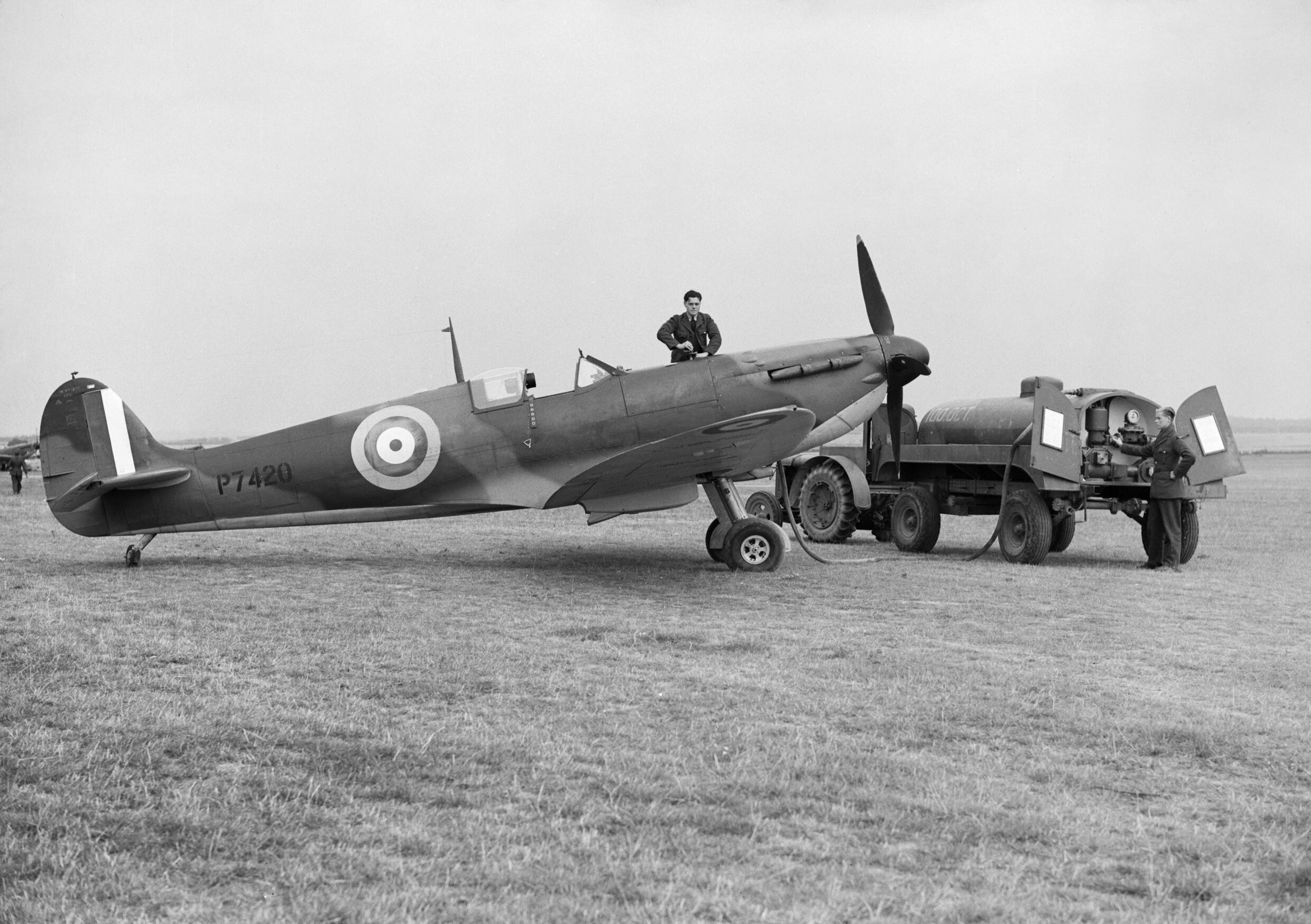 Ground crew refuelling a No. 19 Squadron Spitfire at Fowlmere, September 1940. IWM CH 1357.