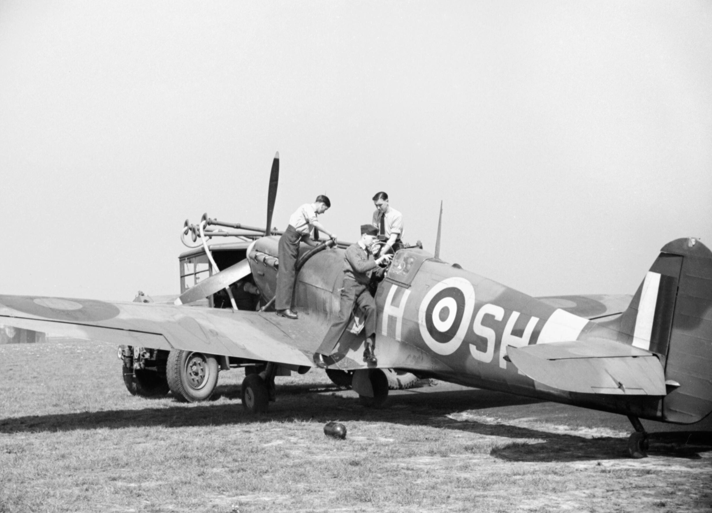 RAF ground crew refuelling a No. 64 Squadron Spitfire Mk VB at Hornchurch in May 1942